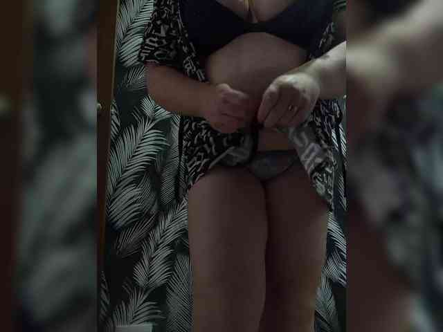 Milf_a webcam