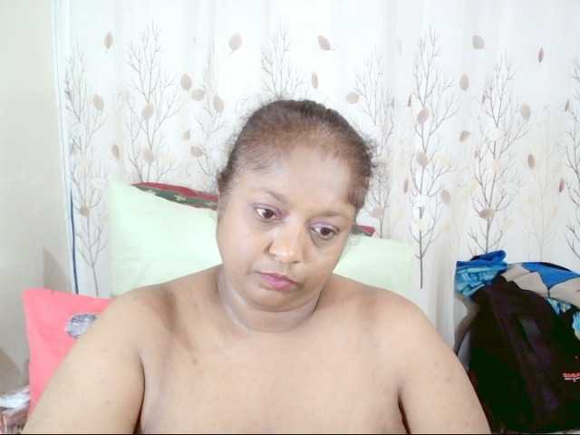 Indiantasha live cam preview