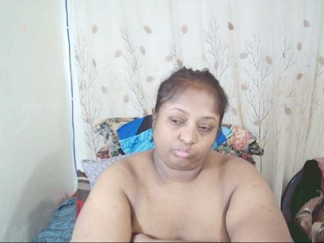 Indiantasha live cam on BongaCams