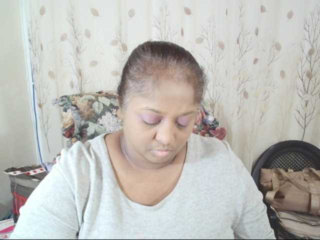 Indiantasha live cam preview