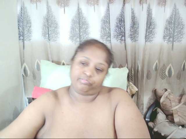 Indiantasha — live female cam