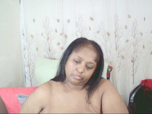 Indiantasha webcam model