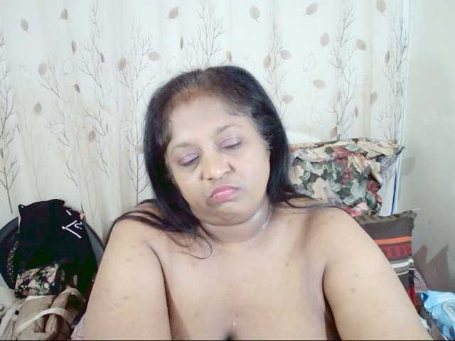 Indiantasha live cam on BongaCams