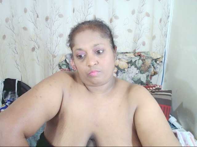 Indiantasha live cam on BongaCams