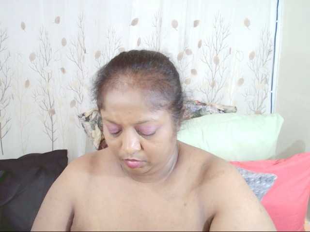 Indiantasha live cam on BongaCams