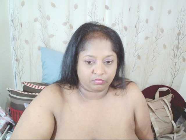 Indiantasha live cam on BongaCams