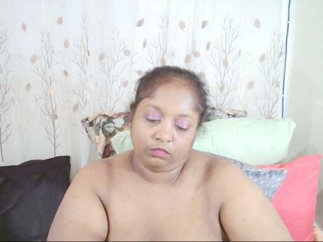 Indiantasha live cam on BongaCams