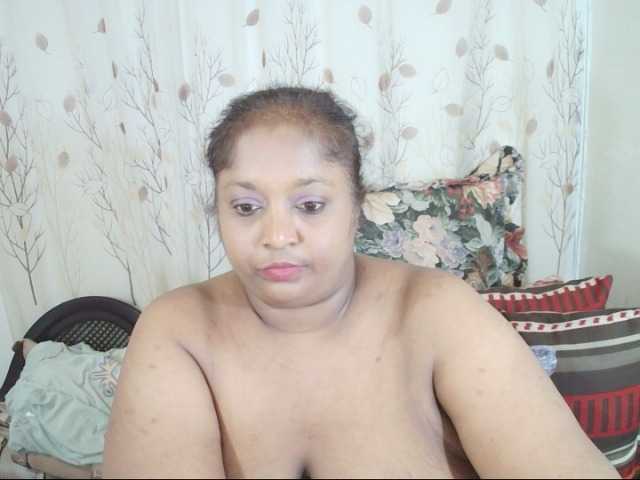 Indiantasha live cam on BongaCams