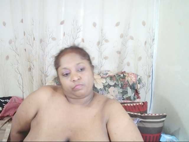 Indiantasha live cam on BongaCams