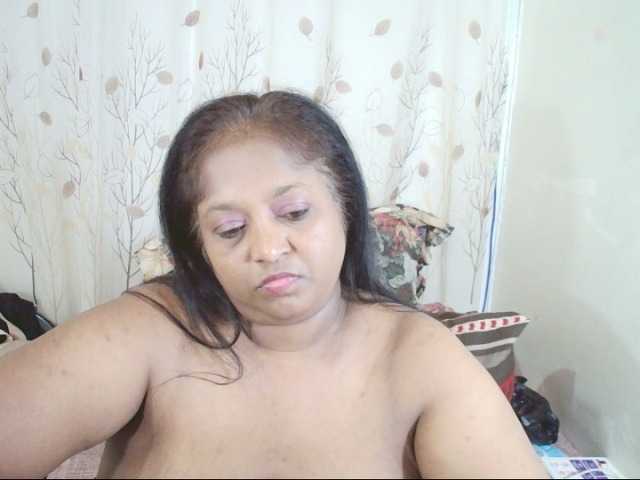 Indiantasha live cam on BongaCams