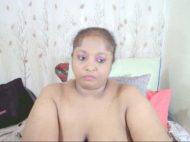Indiantasha live cam on BongaCams
