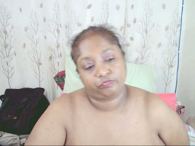 Indiantasha live cam on BongaCams