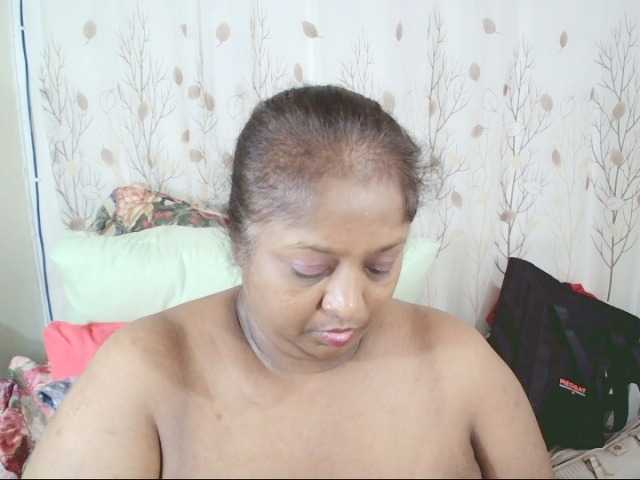 Indiantasha live cam on BongaCams