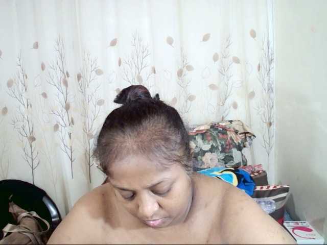 Indiantasha live cam on BongaCams