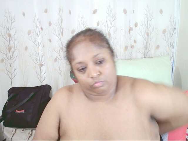 Indiantasha live cam on BongaCams