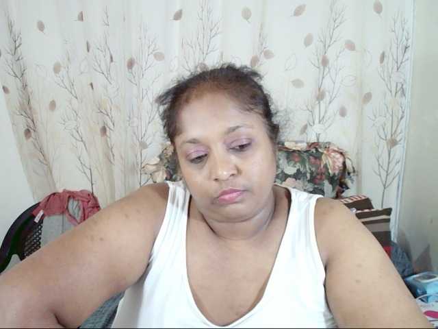 Indiantasha live cam on BongaCams