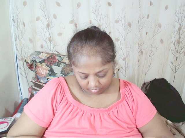 Indiantasha live cam on BongaCams
