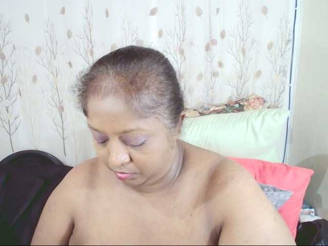 Indiantasha live cam on BongaCams