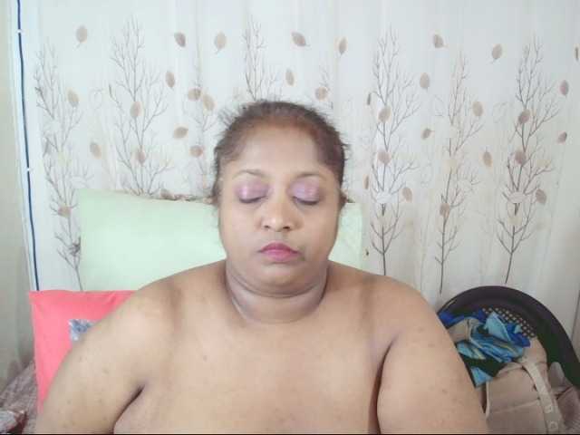 Indiantasha live cam on BongaCams