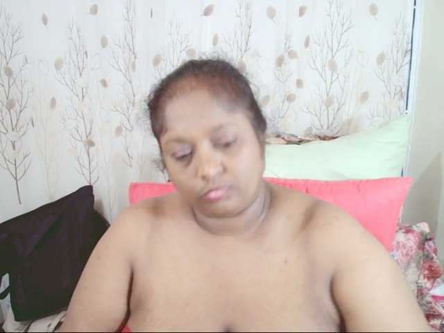 Indiantasha, en vivo ahora en BongaCams