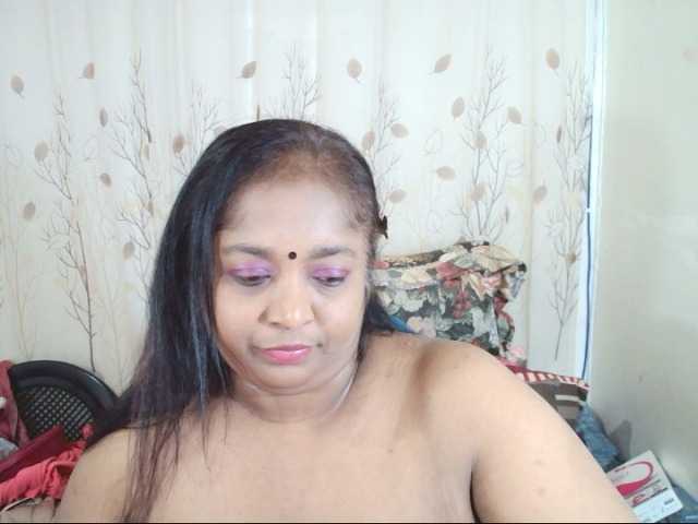 Indiantasha live cam on BongaCams