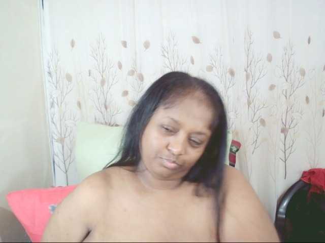 Indiantasha live cam on BongaCams