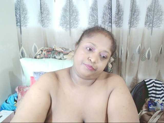 Indiantasha live cam on BongaCams