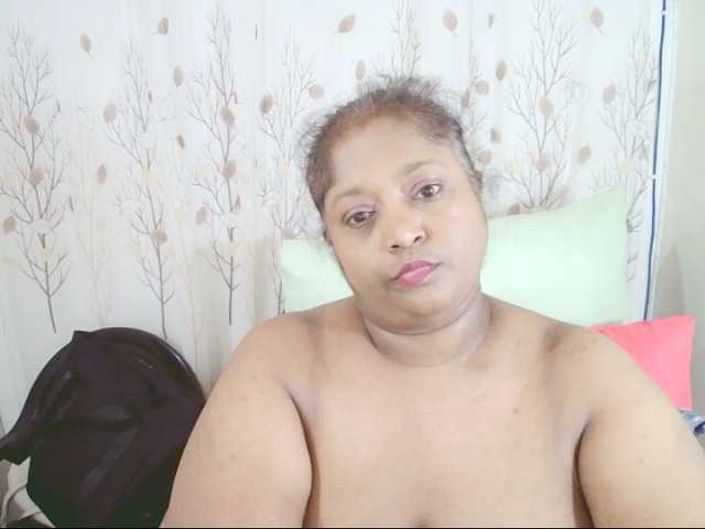 Indiantasha live cam on BongaCams