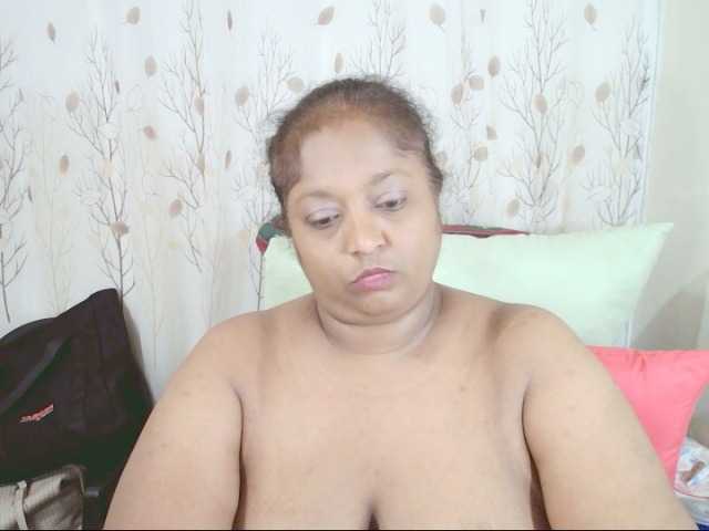 Indiantasha live cam on BongaCams