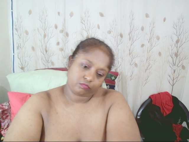 Indiantasha live cam on BongaCams