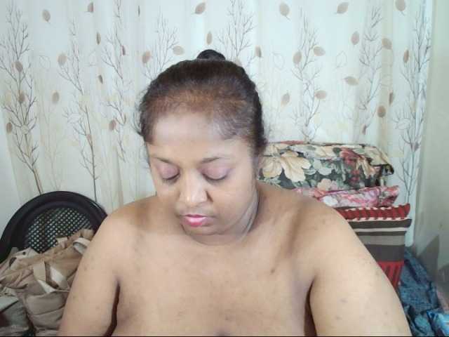 Indiantasha live cam on BongaCams