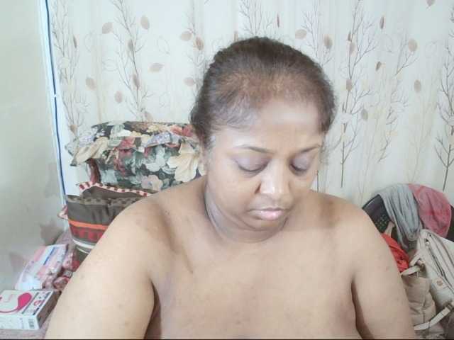 Indiantasha live cam on BongaCams