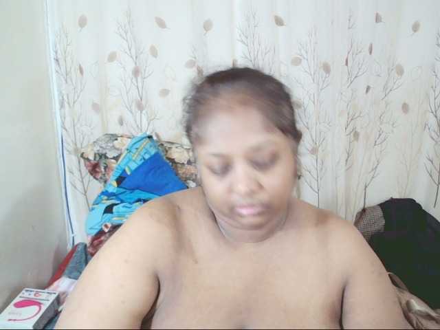 Indiantasha live cam on BongaCams