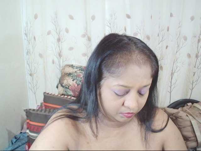 Indiantasha live cam on BongaCams