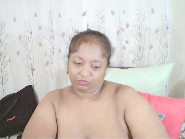 Indiantasha live cam on BongaCams