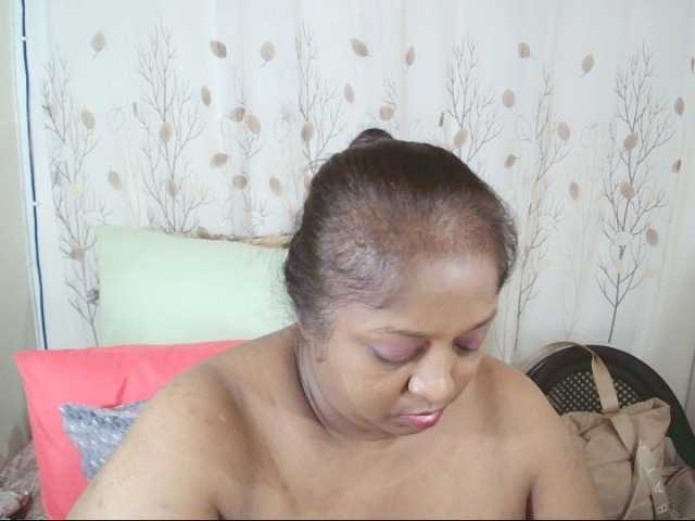 Indiantasha live cam on BongaCams
