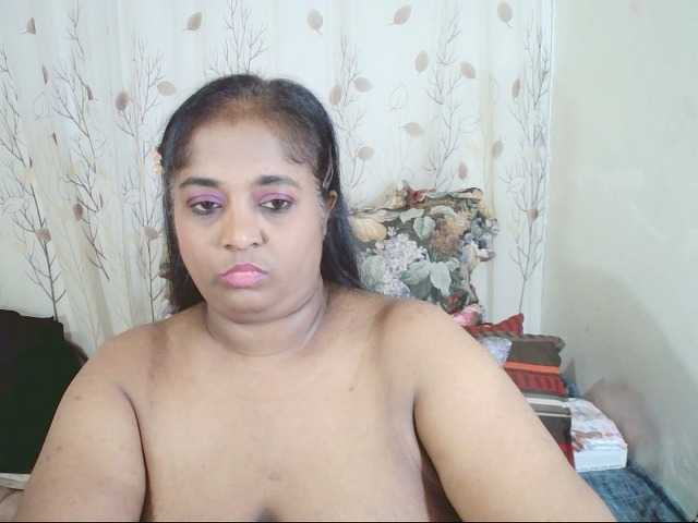 Indiantasha live cam on BongaCams