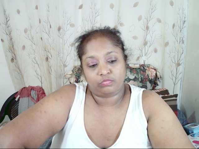 Indiantasha live cam on BongaCams