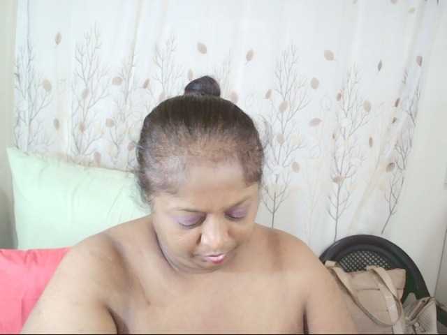 Indiantasha live cam on BongaCams
