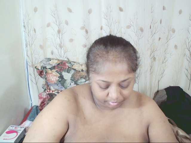 Indiantasha live cam on BongaCams