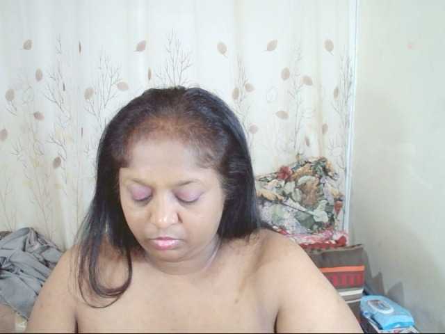 Indiantasha live cam on BongaCams