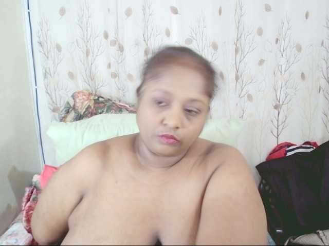 Indiantasha live cam on BongaCams