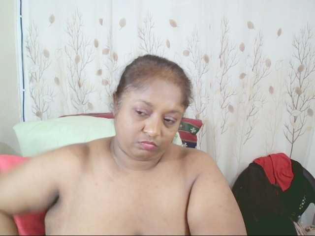 Indiantasha live cam on BongaCams