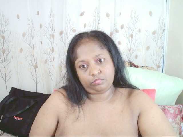 Indiantasha live cam on BongaCams