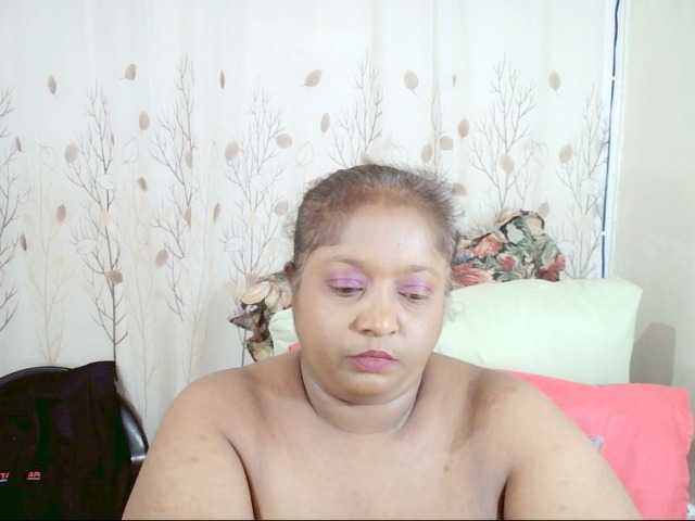 Indiantasha live cam on BongaCams