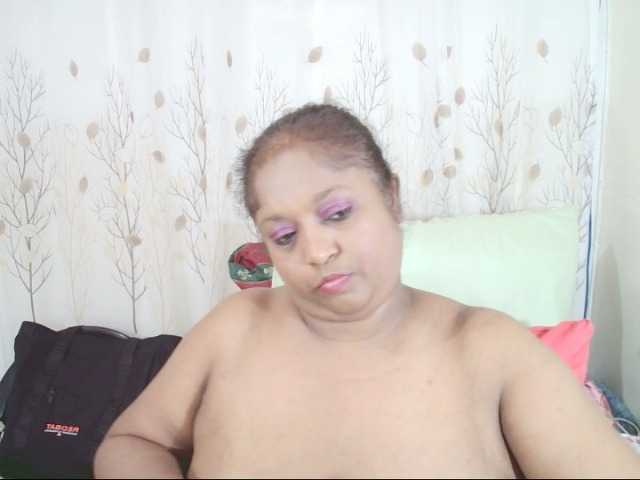 Indiantasha live cam on BongaCams