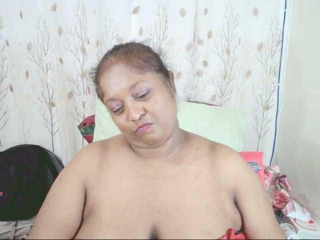 Indiantasha live cam on BongaCams