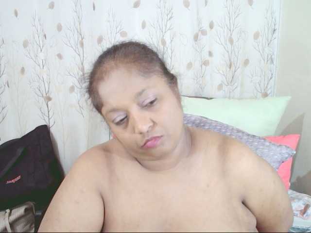 Indiantasha live cam on BongaCams