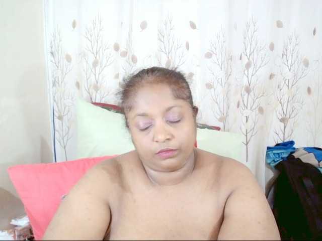 Indiantasha live cam preview