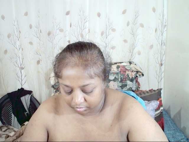 Indiantasha live cam on BongaCams